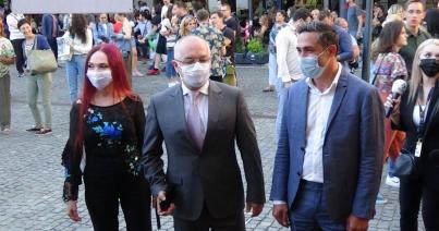 VIDEÓ - Gheorghiță és Boc megtekinti a TIFF oltóközpontot