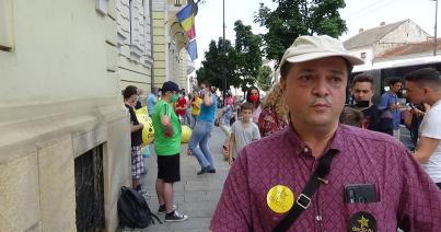 VIDEÓINTERJÚ – Máté Sándor: engedjék be a gyermekeket az iskolák udvarára!