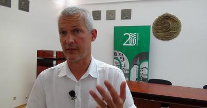 KMN - VIDEÓINTERJÚ - Húszéves a Sapientia - EMTE. Melyek voltak a mérföldkövek? Tonk Mártont kérdeztük