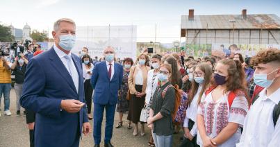 Iohannis: rajtunk múlik, meddig maradhatnak nyitva az iskolák