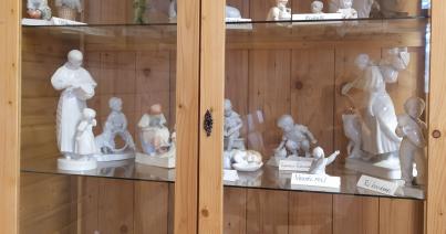 A porcelánszobrász - Százhúsz éve született Sinkó András