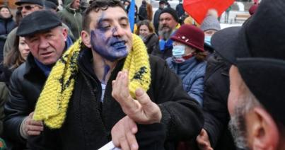 Leöntötték tintával Iasi-ban George Simion AUR-elnököt