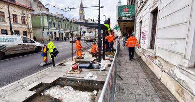 Költöztetik a Brassai előtti buszmegállót