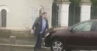 Festékkel mázolta össze a Cotroceni-palota kerítését