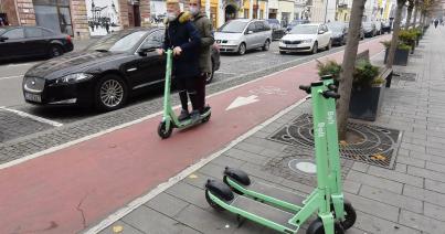 Korlátoznák a rollerek sebességét
