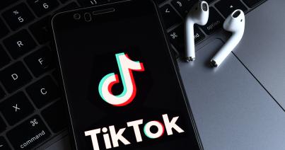 Elkezdték eltávolítani a betiltott TikTok alkalmazást. Melyik amerikai intézményről van szó?