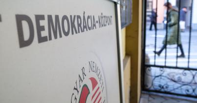 Tőkés László: indokolatlan a Demokrácia-központok erdélyi hálózatának a felszámolása
