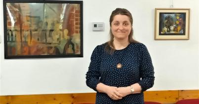 „Mint a spirál, fejlődni, kiteljesedni szeretnék, a kísérletezésekkel keresem önmagam”
