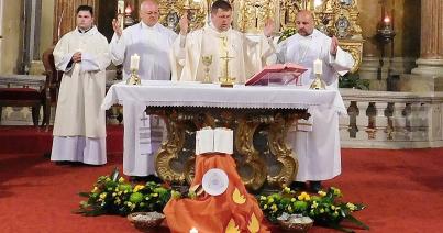 Szentháromság főünnepi búcsú a piarista templomban