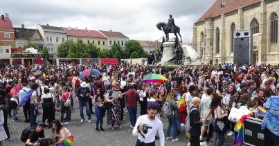 VIDEÓK – Melegfieszta a Főtéren