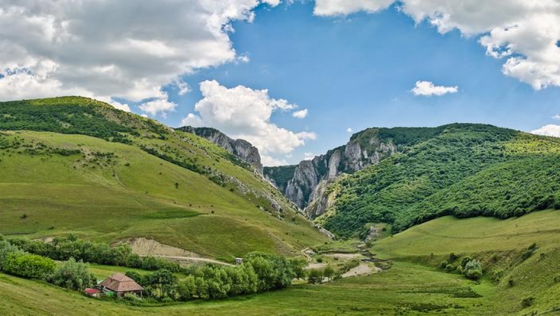 Turisták előnyben – és jobb utakon