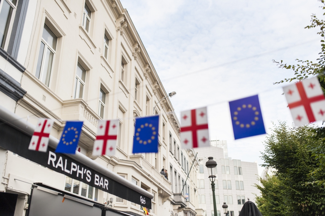 Megszavazta az EP: gyorsabban visszaállhat a vízumkötelesség az EU-n kívüliekkel szemben