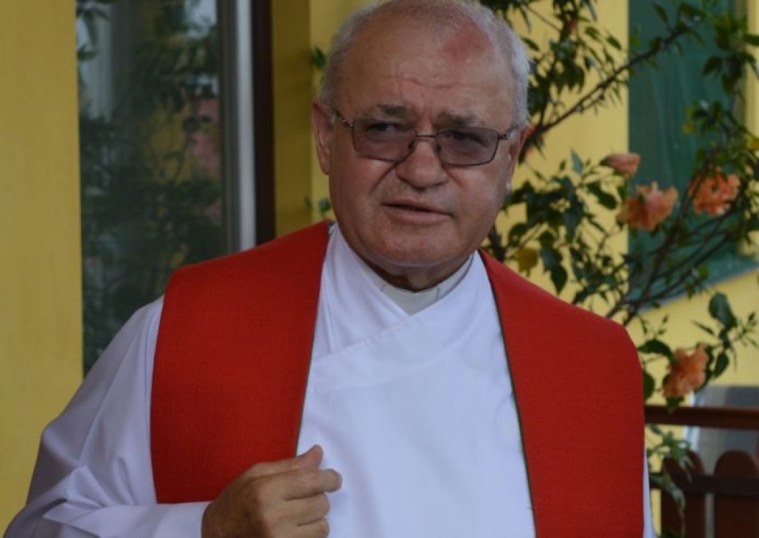 VIDEÓ - Gyászmise keretében búcsúztak Kádár István plébánostól