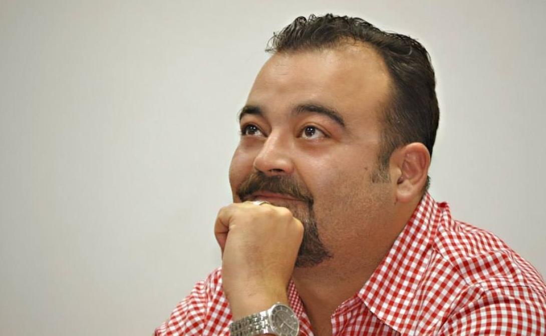 „Lakik bennem egy ősi, anarchista punk”