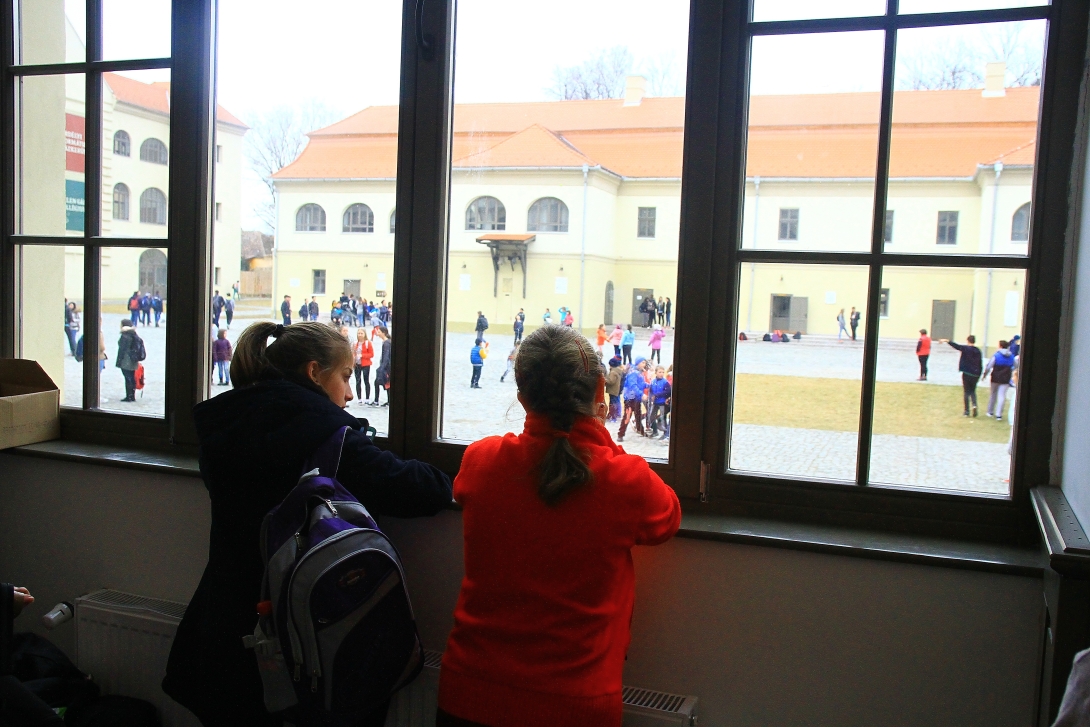 Óraszám-növekedést rejt a közvitára bocsátott líceumi kerettanterv?