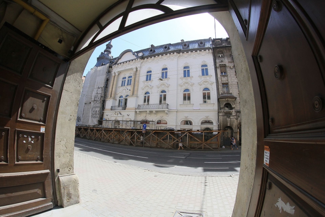Reményt keltő: tatarozzák a Continental homlokzatát