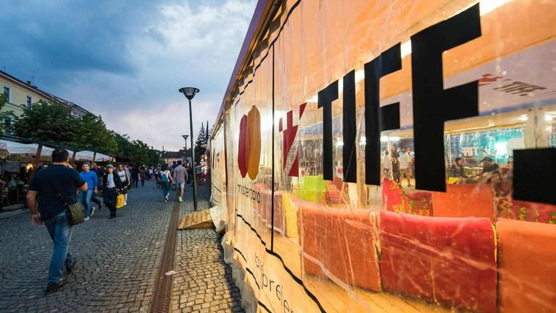 Beszélgetés a TIFF magyar meghívottjaival a főtéri Lounge-ban