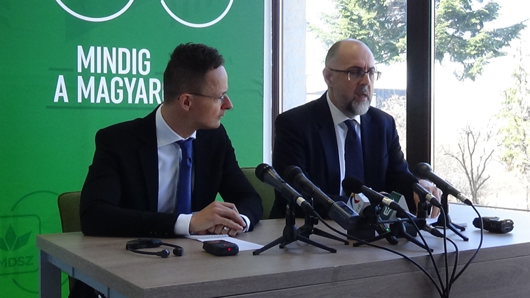 VIDEÓK - Miért jött Szijjártó Péter Kolozsvárra? Kelemen Hunor és a magyar külügyminiszter nyilatkozata