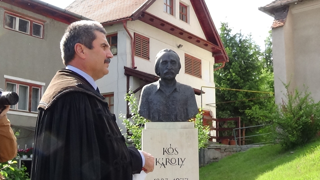 VIDEÓ - Trianon 100 - Kolozsvári koszorúzás Kós Károly szobránál