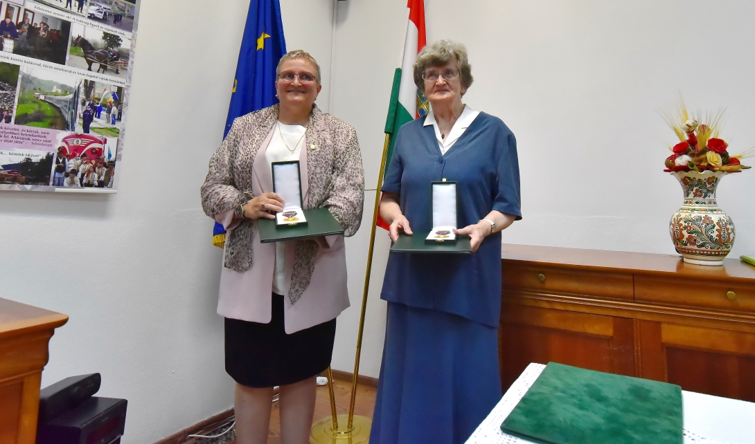 Két Magyar Arany Érdemkeresztet adtak át