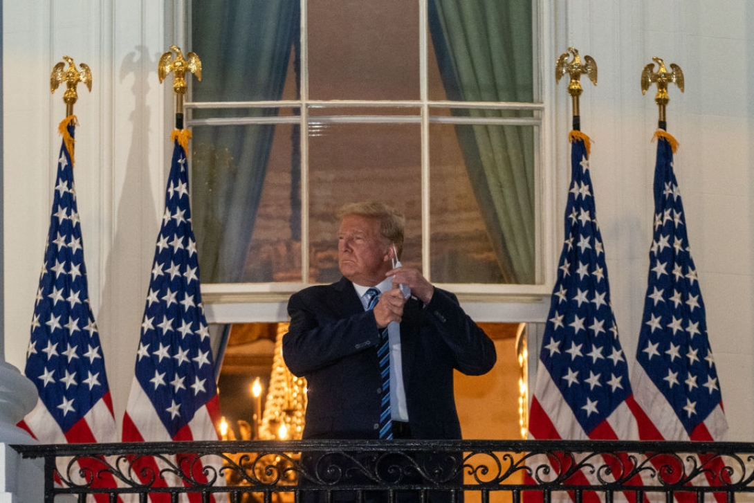 Trump elhagyta a kórházat, kész az újabb vitára