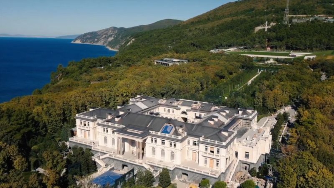 Putyin tagadja, hogy övé lenne a titkos palota a Fekete-tenger partján