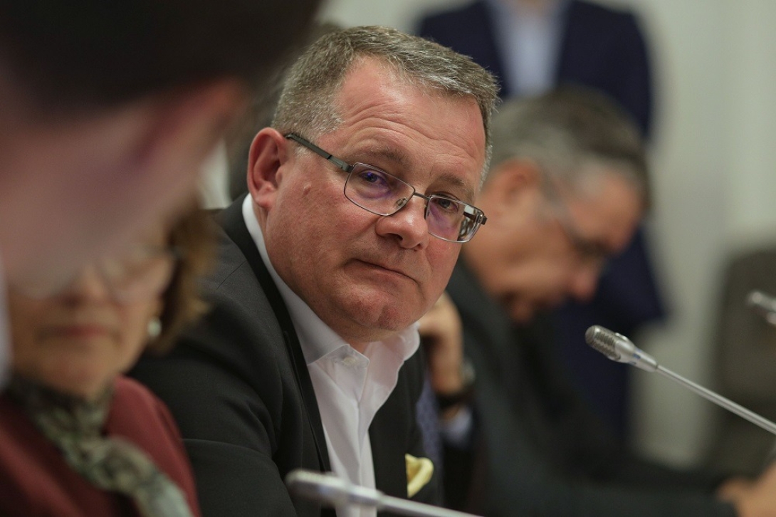 Lemond tisztségéről a mezőgazdasági miniszter