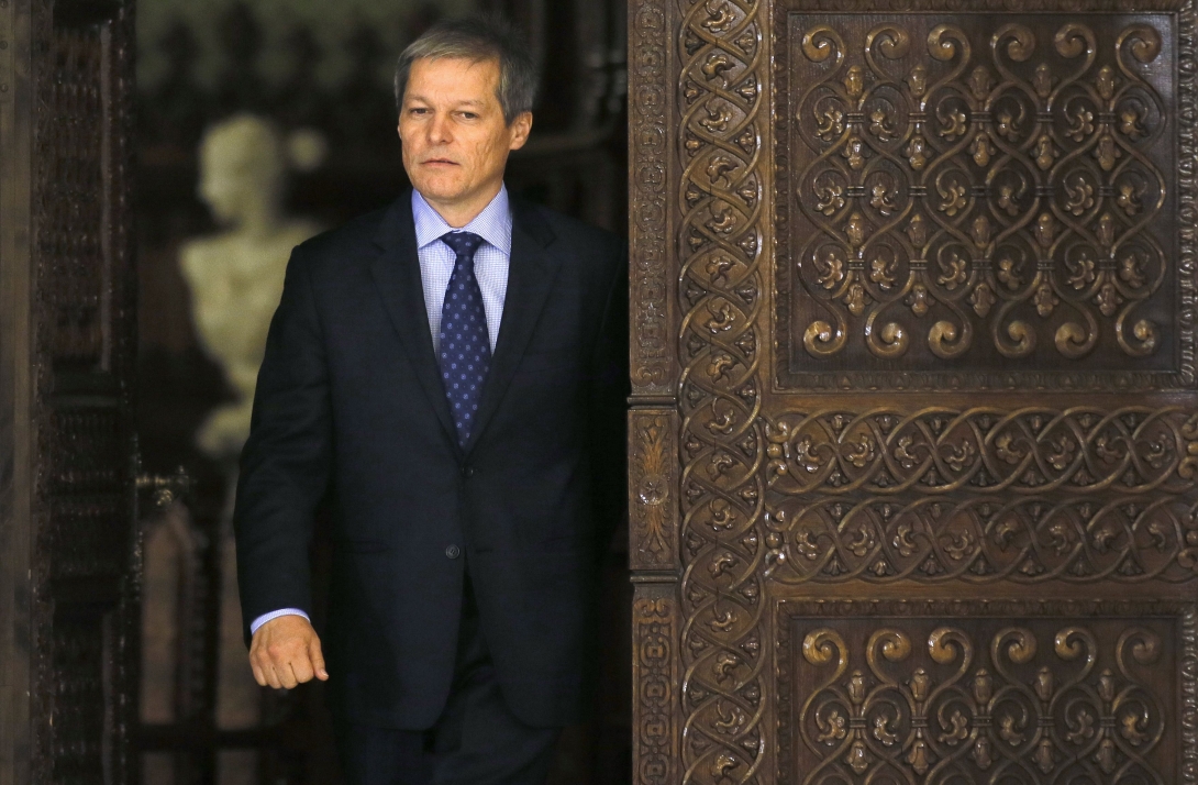 Cioloș kormányát előterjeszté…