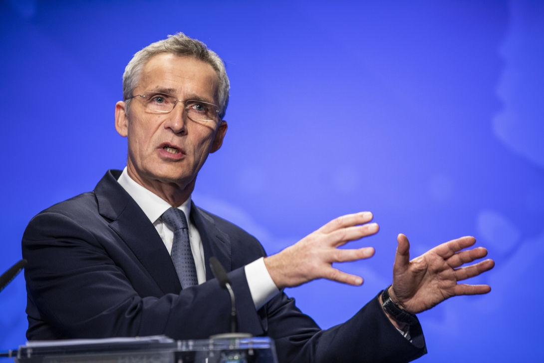 Stoltenberg: erősíteni kell Ukrajna légvédelmét