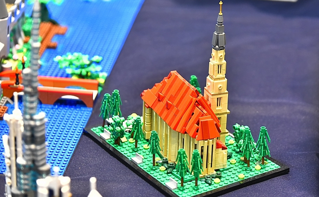 Gyerektömegeket vonzott a legokiállítás