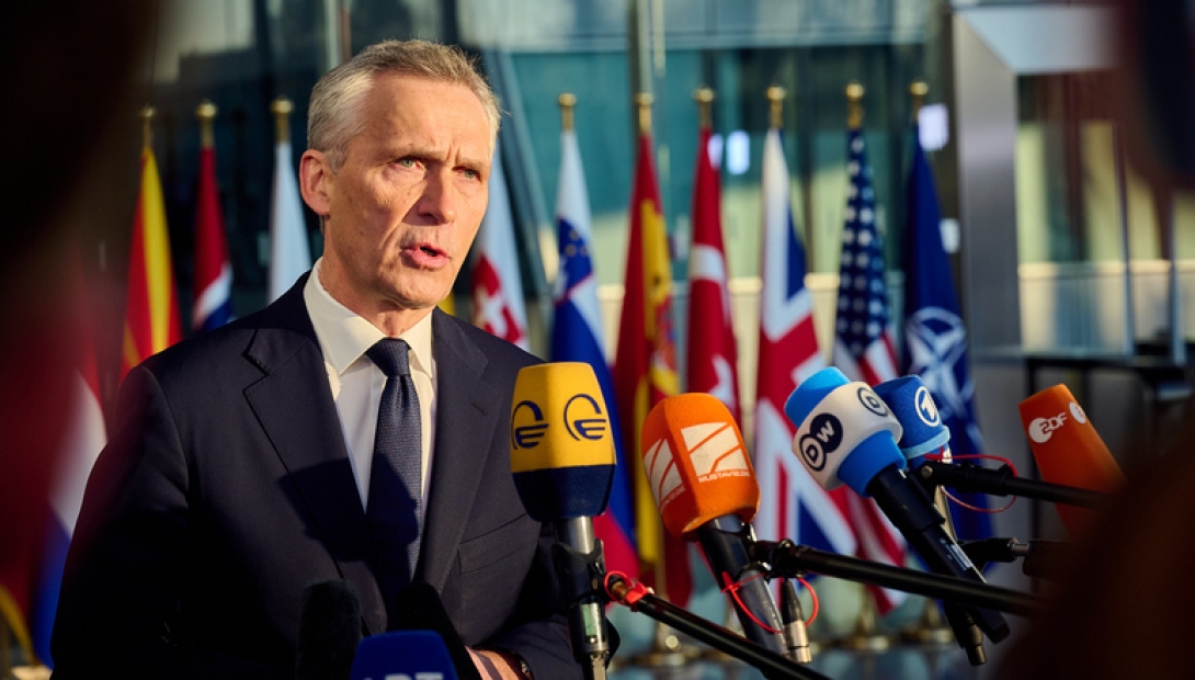 Stoltenberg: Ukrajnának fegyverekre van szüksége a győzelemhez