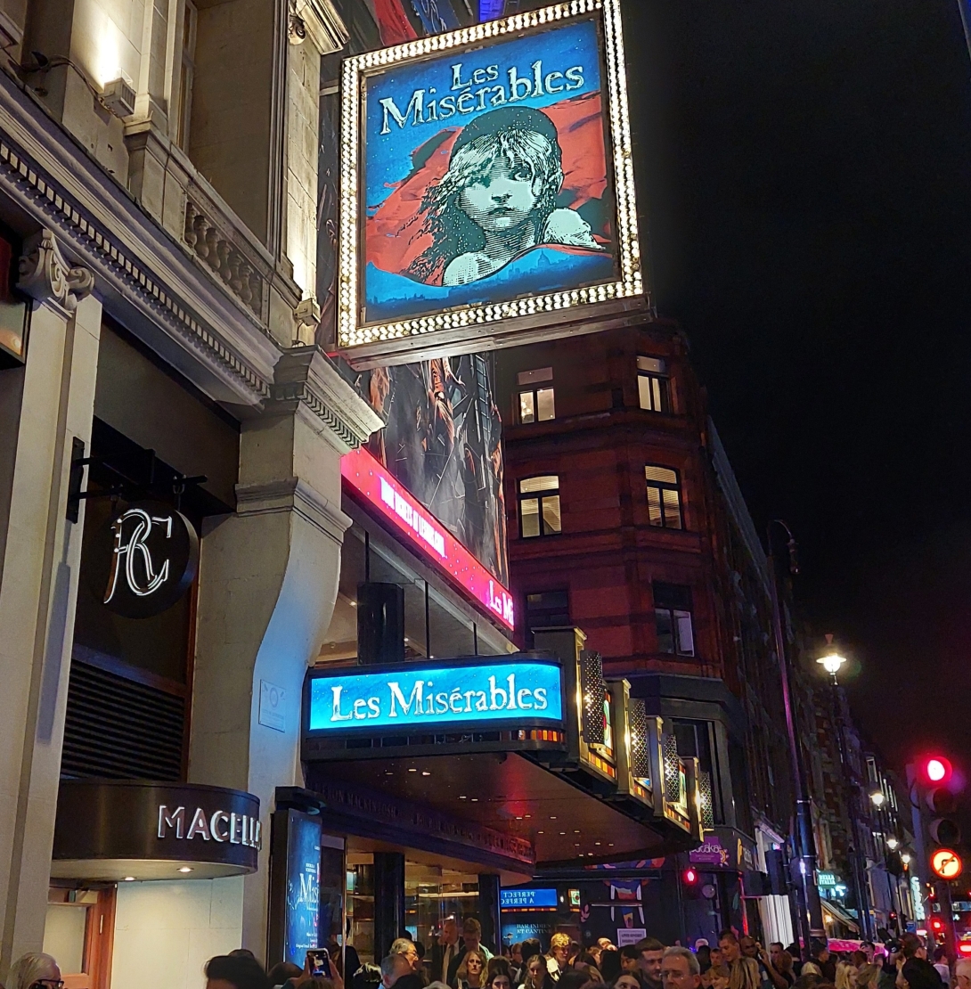 7m·é··r···f····ö·····l······d – A West End-titok