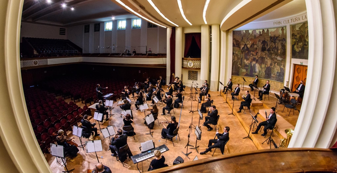 Hangokba zárt érzelmek, gyöngyházfényű poézis – évadnyitó élménykoncert