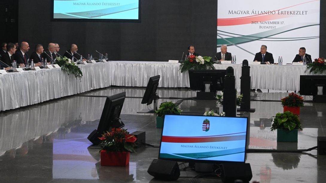 Orbán a Máért-ülésén: a mi válaszunk a világ szétcsúszására az egység