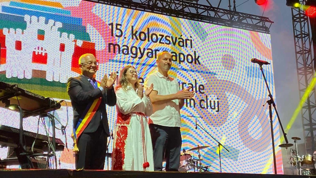 kép